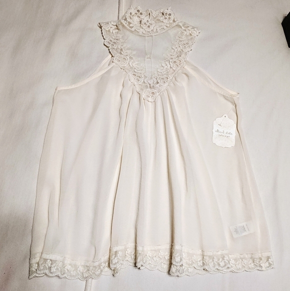 Altar'd State Lace Sleeveless Blouse Beige Medium - Picture 8 of 12
